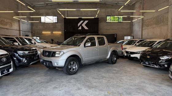 NISSAN FRONTIER 2.5 LE 4X4 CD TURBO ELETRONIC DIESEL 4P AUTOMÁTICO NISSAN FRONTIER 2.5 LE 4X4 CD TURBO ELETRONIC DIESEL 4P AUTOMÁTICO
